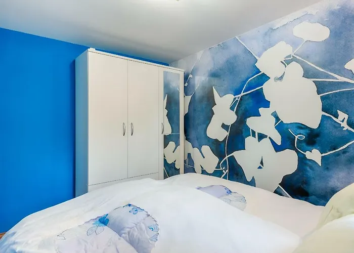 アパート Captain's Place *